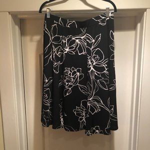 NWOT - Susan Graver Black and White Floral Six Gore Flared Skirt